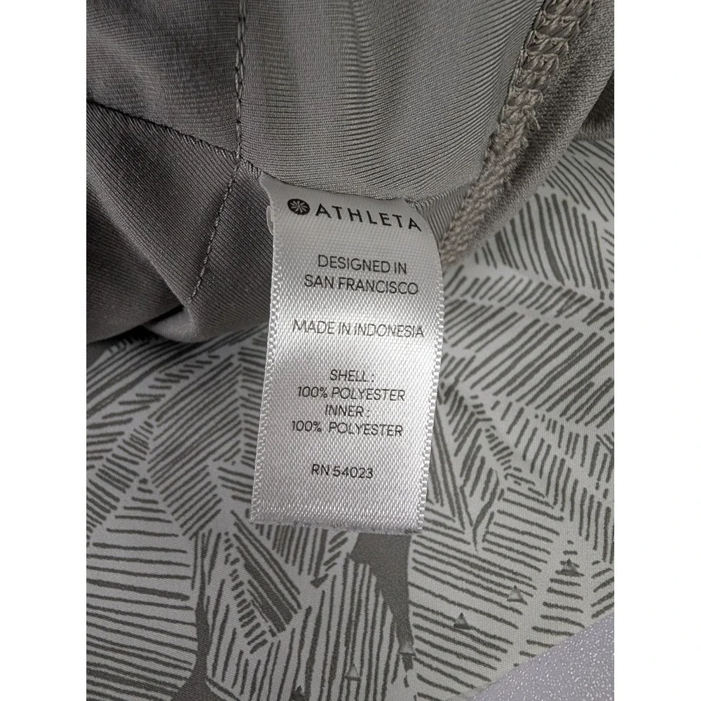 Athleta Shorts Womens XL‎ Gray Leaf Print Lined Athletic Run Hiking Zip Pocket